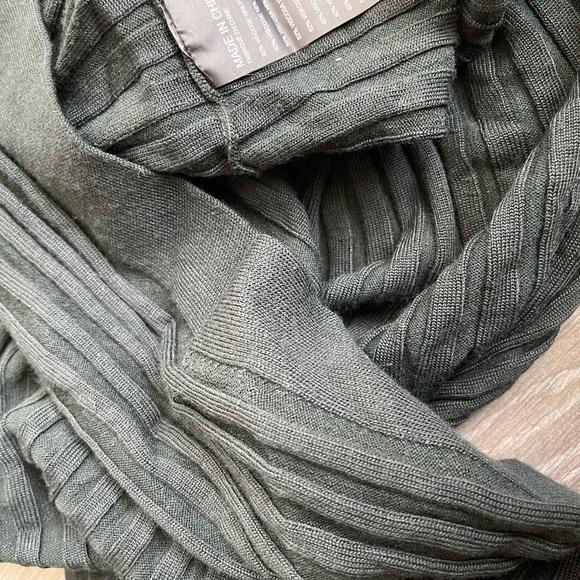 Club Monaco women’s mini skirt deep olive/green and black, size XS••• - Picture 6 of 11